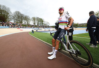 2024-04-07T155743Z_1173886521_UP1EK4718C4FM_RTRMADP_3_CYCLING-PARIS-ROUBAIX.JPG