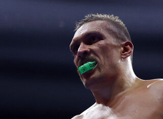 2024-05-18T233031Z_1538085211_UP1EK5I1TATFU_RTRMADP_3_BOXING-HEAVYWEIGHT-FURY-USYK.JPG