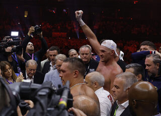 2024-05-18T235125Z_1165194637_UP1EK5I1U9OG6_RTRMADP_3_BOXING-HEAVYWEIGHT-FURY-USYK.JPG