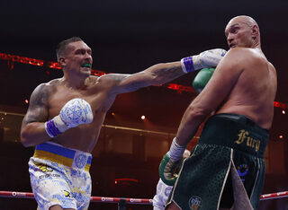 2024-05-18T231525Z_1942031377_UP1EK5I1SLNFD_RTRMADP_3_BOXING-HEAVYWEIGHT-FURY-USYK.JPG