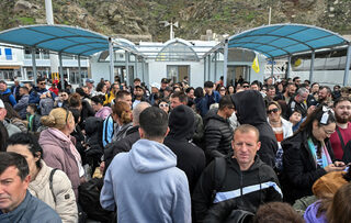2025-02-03T143512Z_125591906_RC21NCATLL9J_RTRMADP_3_GREECE-QUAKE-SANTORINI.JPG