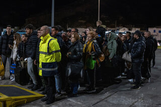 2025-02-04T015119Z_1260508507_RC2ANCA0C5O7_RTRMADP_3_GREECE-QUAKE-SANTORINI.JPG