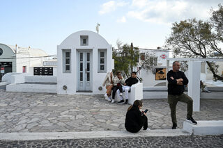 2025-02-03T124113Z_1866469727_RC2XMCAMWXX4_RTRMADP_3_GREECE-QUAKE-SANTORINI.JPG