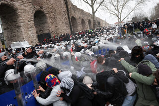 2025-03-23T161141Z_117746976_RC24JDA3D3N7_RTRMADP_3_TURKEY-OPPOSITION-PROTEST.JPG