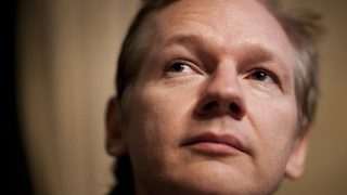 Интерпол обяви Джулиан Асандж за издирване