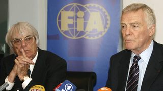 Екълстоун обвини <span class="highlight">Моузли</span> за проблемите с новаците във F1