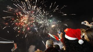 Музика и смях по телевизията за посрещането на 2011 година