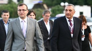 "Синята коалиция" поиска премиерът да освободи Цветанов и Танов