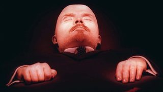 Депутати на Путин: Време е да се погребе Ленин, това е извращение