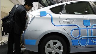"Тойота" остава най-големият производител на автомобили в света