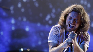 Pearl Jam обявиха завръщането си с пънкарски нов сингъл