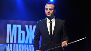 "Когато ви омръзне да ви лъжат, може да ме потърсите, за да ви оправи някой футбола"