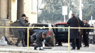 Бомба пред вратата на в."Галерия"