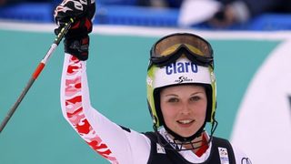 Австрийка спечели титлата в суперкомбинацията на световното по ски