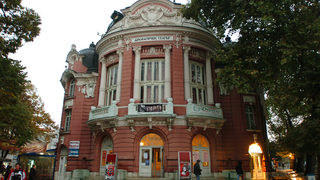 <span class="highlight">Варненска</span> <span class="highlight">опера</span> представя "Риголето" в извънреден спектакъл