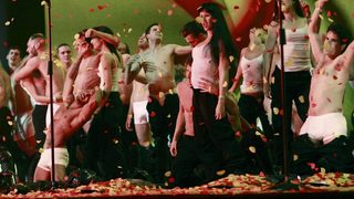 Take That и Arcade Fire са големите победители на наградите "Брит"