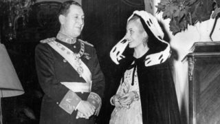 Фотогалерия: Съдебна битка за вещи на <span class="highlight">Хуан</span> и Ева <span class="highlight">Перон</span>
