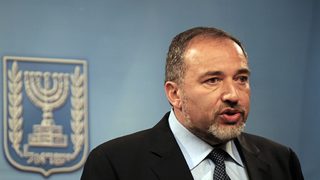 Израел: Ирански бойни кораби ще минат през Суец на път за Сирия