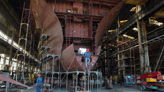 Корпоративна търговска <span class="highlight">корабостроителница</span>