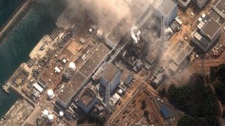 Третата експлозия в японската АЕЦ, радиация се носи към Токио