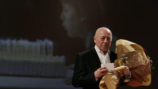 Един Адам с "Икар"