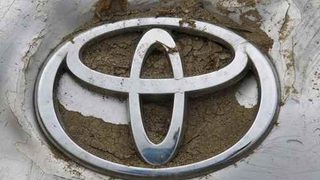 "Тойота" затваря пет завода в Европа заради недостиг на части