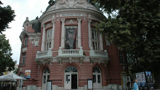 Две постановки на Варненския драматичен театър с номинации за "Аскеер"