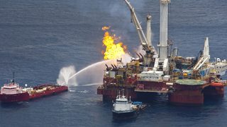 BP съди фирмата собственик на нефтената платформа в Мексиканския <span class="highlight">залив</span>