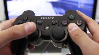 Sony е изправена пред масово недоволство и дела заради пробива на мрежата й