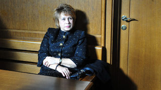 Масларова раздала над 600 хил. лв. на медиите в нарушение на закона