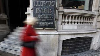 Британската банка Lloyds отчете загуба от 2.44 млрд. паунда