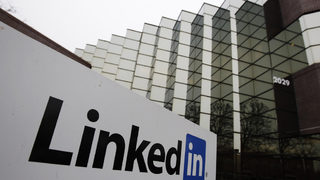 LinkedIn се самооцени на над 3 млрд. долара