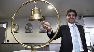 Банкерът Цветан Василев с интерес към приватизацията на "Булгартабак"