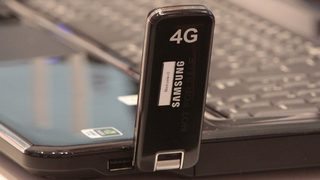 Франция очаква да получи 2.5 млрд. евро от търговете за 4G