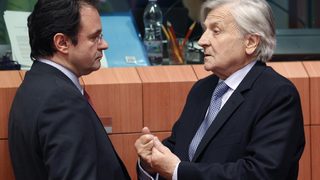 Примката около Гърция се затяга: ЕС и МВФ могат да отложат поредния транш за Атина