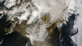"Барселона" тръгва рано към Лондон заради вулкана в Исландия