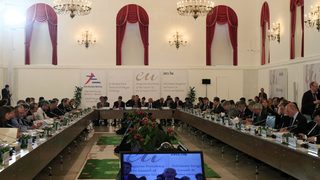 Недостиг <span class="highlight">на</span> ресурси и енергийна сигурност са в центъра <span class="highlight">на</span> срещата <span class="highlight">Азия</span> - Европа