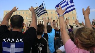В гръцките стачки се включват и медиите