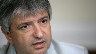 Млади лекари се усъмниха в начина, по който Лъчезар Иванов е станал доцент