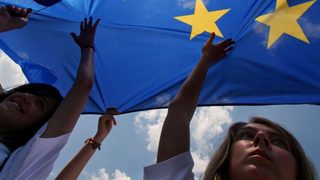 Бизнесът: ЕС трябва да ограничи намесата си в социалната политика