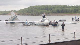 Петима загинали при самолетна катастрофа в Русия