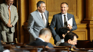 БСП тръгва с Калфин към първата си цел - балотаж на президентския вот