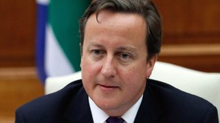 Камерън предлага парламентът да отложи ваканцията си заради Мърдок