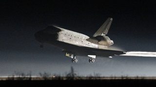 "<span class="highlight">Атлантис</span>" се приземи, совалката вече е само история