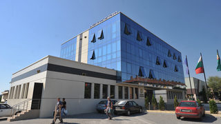 Гълъбово между удобствата и праха от черното езеро