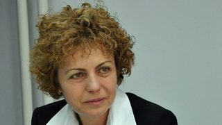 Фандъкова води убедително на изборите за столичен кмет, твърди проучване