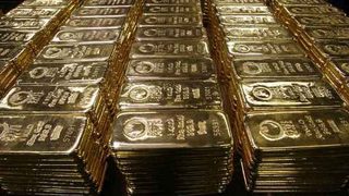 Златото с нов рекорд от 1825 долара