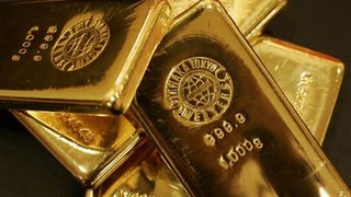 Златото не спира да поскъпва, мина $1910