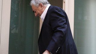 Трудното завръщане на Строс-Кан