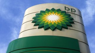 Петролни компании евакуират служители от нефтени платформи в Мексиканския залив заради лошото време
